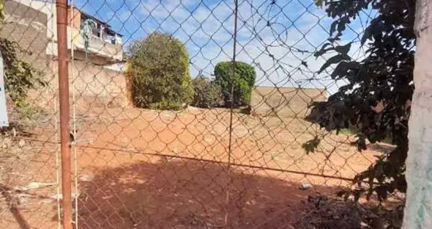 Terreno à venda na Rua Silviano Brandão, Centro, Alfenas