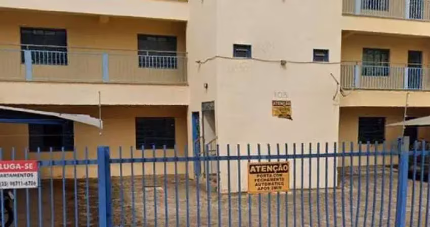 Apartamento com 2 quartos para alugar na Rua Tamandares, Vila Teixeira, Alfenas