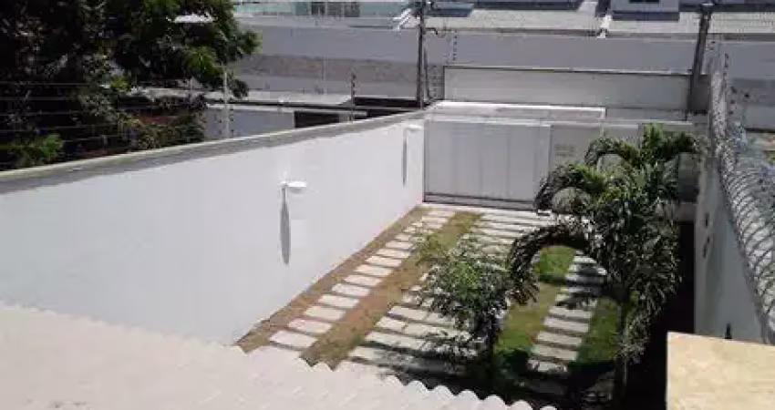 Linda casa na precabura/eusébio toda projetada com 220 metros de área útil