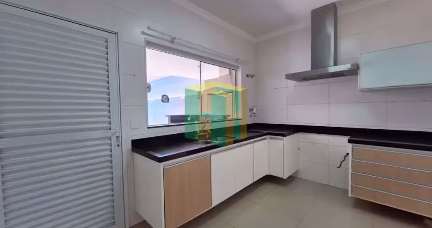 Linda casa em condominio fechado