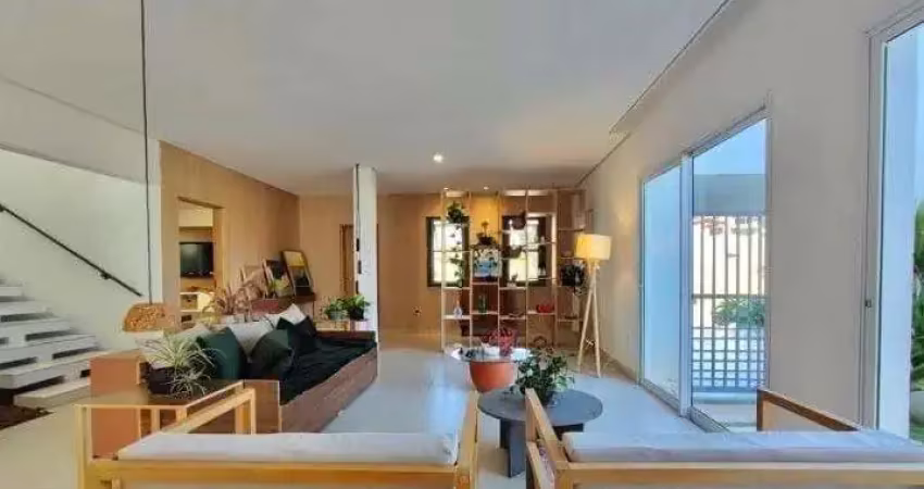 Casa em Cond. alto padrão