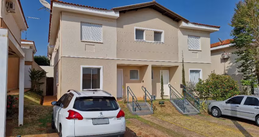 Casa em condomínio com 4 dormitórios sendo 2 suítes