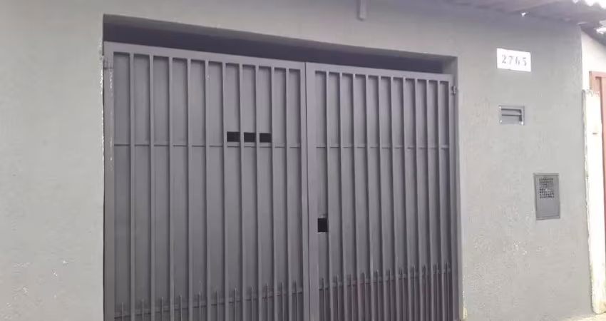 Casa Vila São Pedro R$ 150.000,00 com 2 vagas garagem, sala, cozinha, 1 dormitório e quintal - Pirassununga - SP