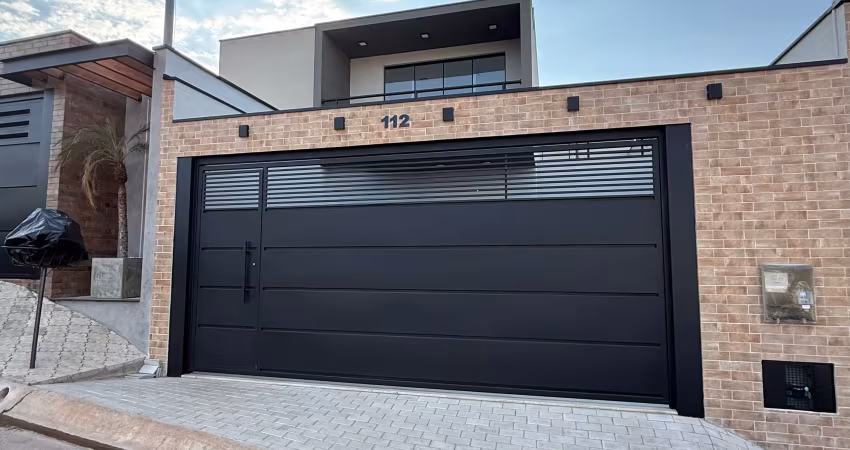 Sobrado novíssimo à venda no condomínio residencial villa verde !