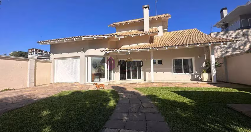 Casa à venda em Farroupilha - Vicentina: Churrasqueira, lareira e muito mais!