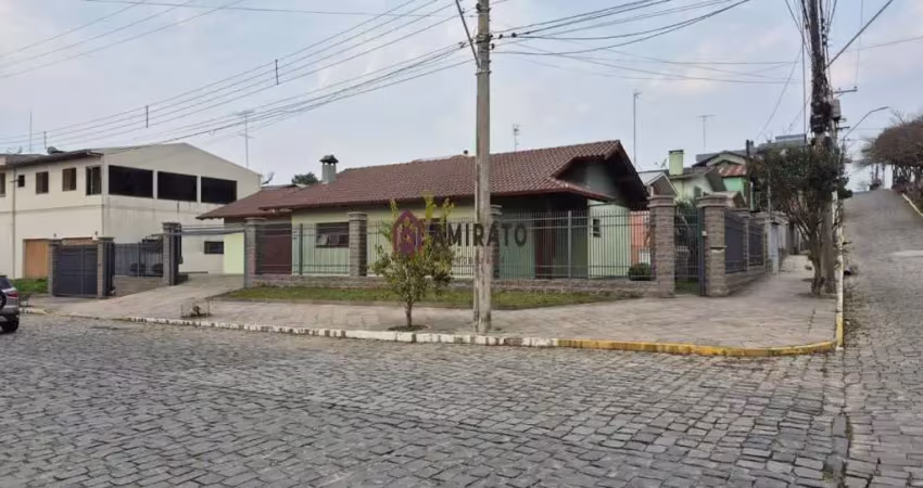 Casa Térrea Semimobiliada em Farroupilha - Churrasqueira e Jardim