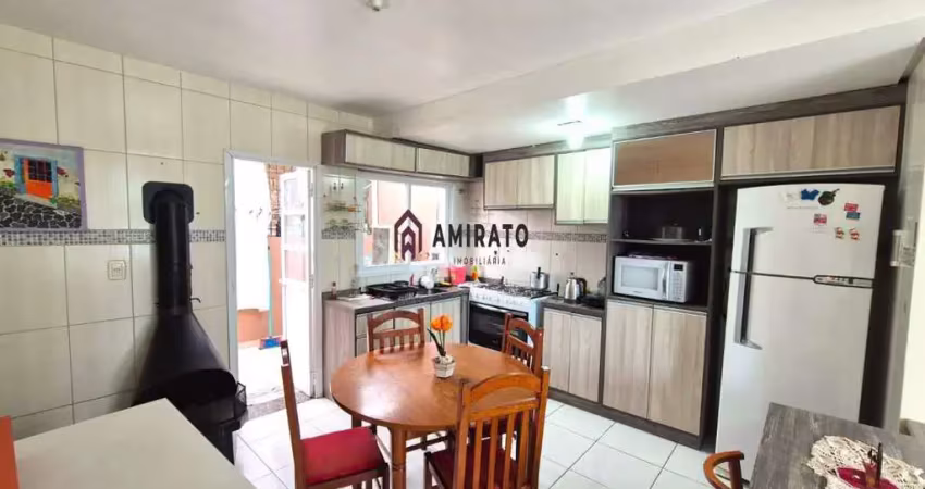 Sobrado em Monte Verde, Farroupilha - Aconchegante e com instalação para água quente. Venha conferir!