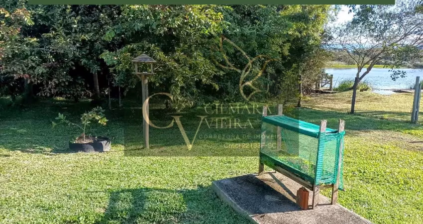 Casa às margens do rio mampituba. local tranquilo a 5 minutos do centro do passo. potencial de valorização grande!