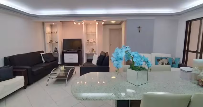 Apartamento diferenciado mobiliado! 2 quartos (1 suíte), 1 vaga!