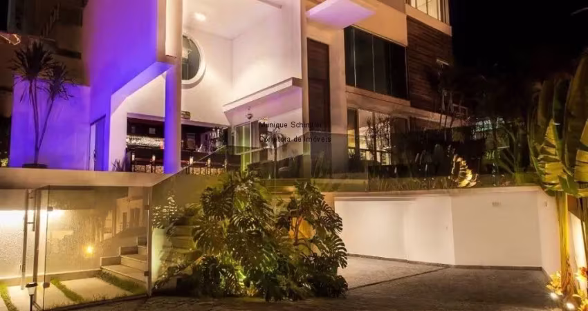 Casa alto padrão próximo à praia, praia brava! condomínio exclusive riviera.