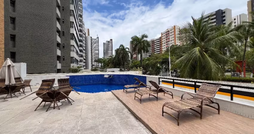 Lindo! 3/4 sendo uma suite, duas garagens, localização privilegiada!