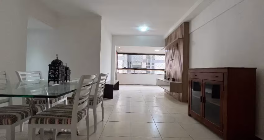 3/4 sendo uma suíte mais dependência, duas garagens.