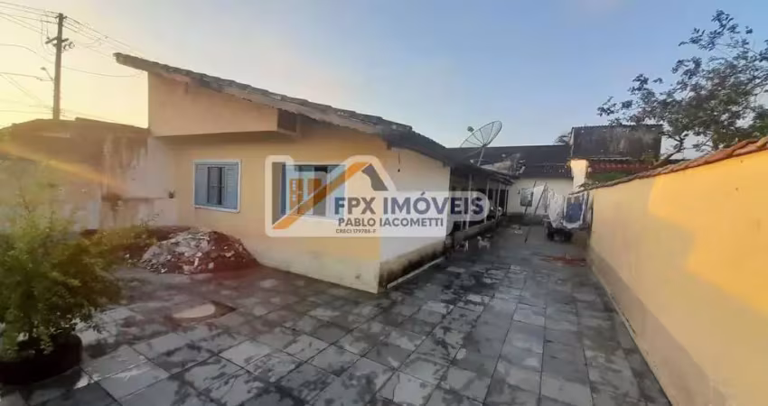 Casa para Venda em Itanhaém, Savoy, 4 dormitórios, 2 banheiros, 2 vagas