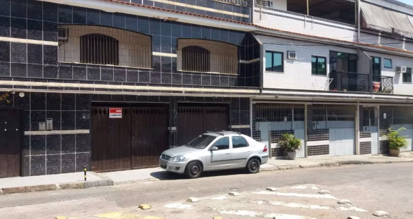 Casa com 2 quartos, sendo 1 suíte, garagem na Ilha do Gov. - Rio de Janeiro - RJ