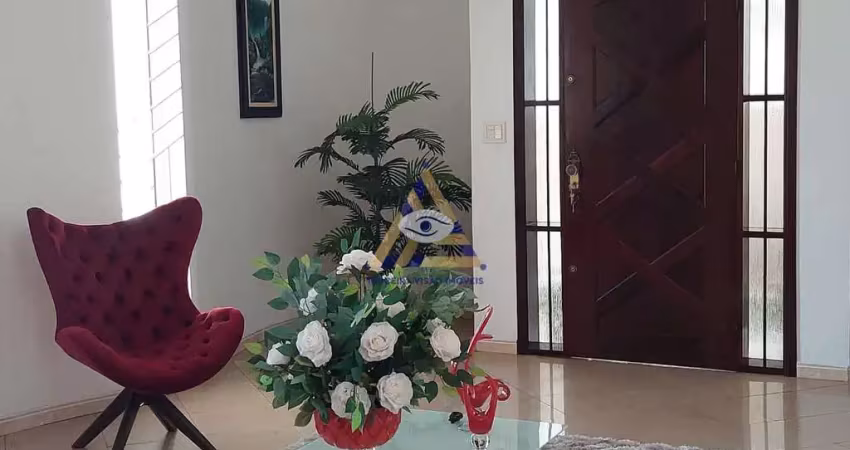 Casa com 3 dorms, Vila Lavínia, Mogi das Cruzes - R$ 1.5 mi, Cod: 381