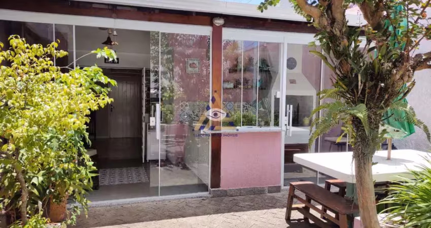 Casa com 3 dorms, Vila Oliveira, Mogi das Cruzes - R$ 1.4 mi, Cod: 495