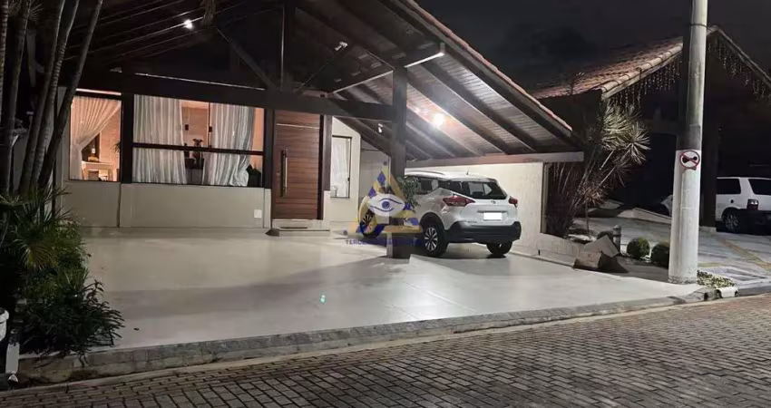 Casa de Condomínio com 4 dorms, Condomínio Residencial Helbor Ville Versailles - Alto do Ipiranga, Mogi das Cruzes - R$ 1.25 mi, Cod: 516