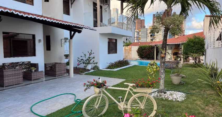 Casa 4 Suítes com Piscina – 900m² em Candelária – Financia