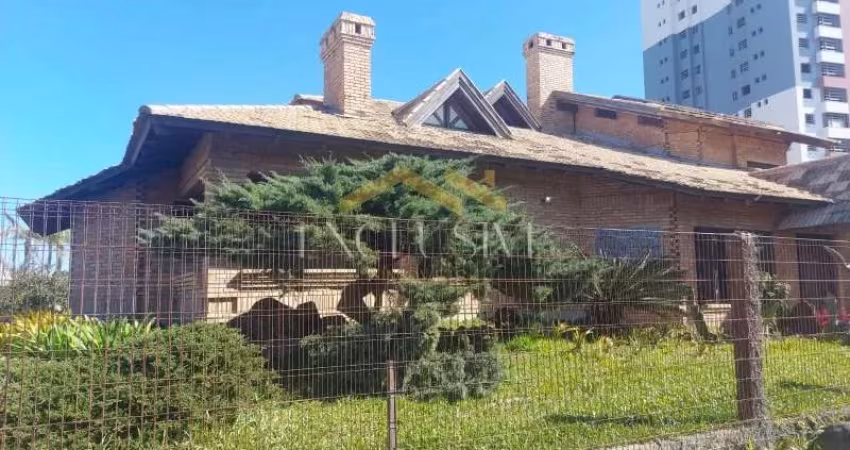 CASA DE  ESQUINA ALTO PADRÃO EM TRAMANDAI