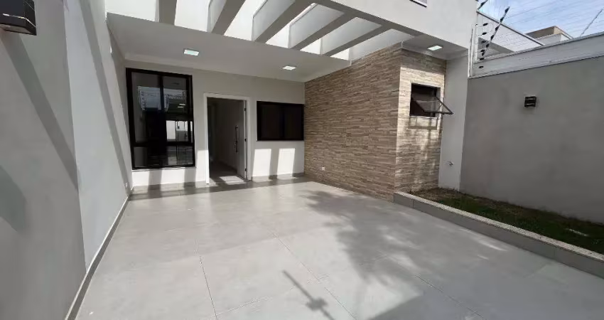 Casa à venda em Maringá, Jardim Araucária, com 3 quartos, com 93 m²