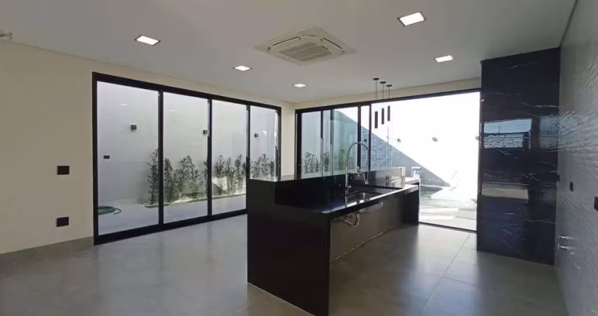 Casa à venda em Maringá, Jardim Pilar, com 3 quartos, com 155 m² de construção