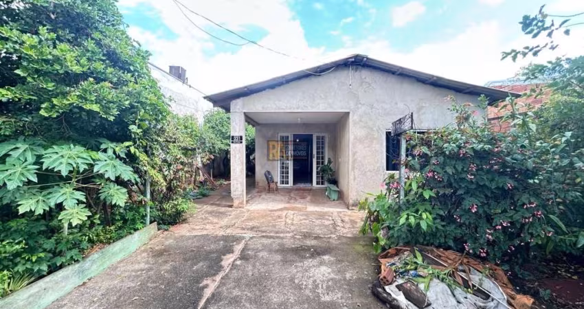 Casa para Venda em Foz do Iguaçu, Jardim Europa, 2 dormitórios, 1 suíte, 1 banheiro, 3 vagas