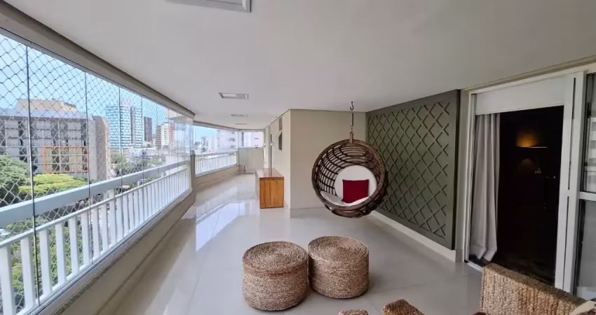 Apartamento alto padrão  com 3 suítes | 4 vagas | 2 por andar.