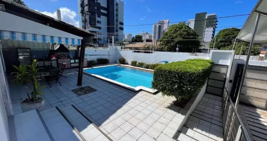 Linda casa com piscina em Tirol. Perto de padaria, escola, IFRN,shopping.