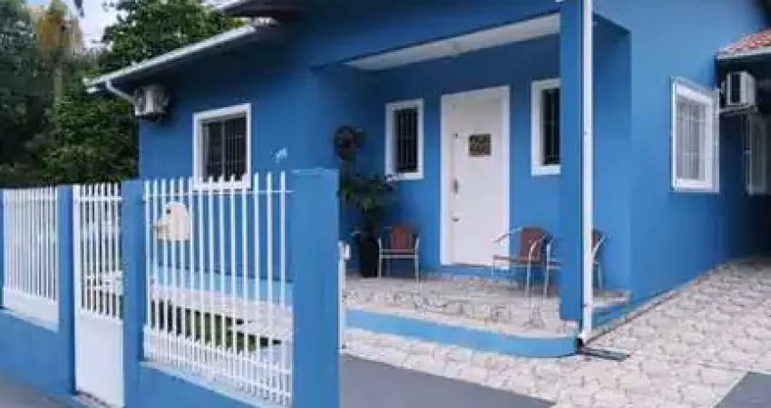 Casa para temporada em florianópolis, muquém rio vermelho, 2 dormitórios, 1 suíte, 2 banheiros, 1 vaga