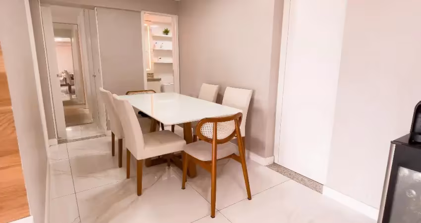 Apartamento na península com dois dormitórios mobiliado