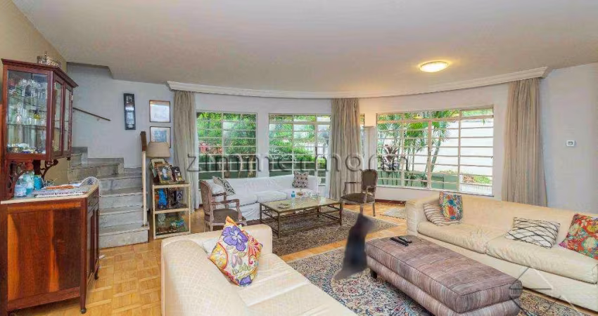 Casa com 3 quartos à venda na Rua André Dreyfus, --, Sumaré, São Paulo
