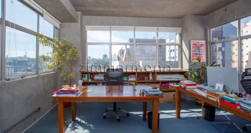 Casa comercial à venda na Rua Mourato Coelho, --, Pinheiros, São Paulo
