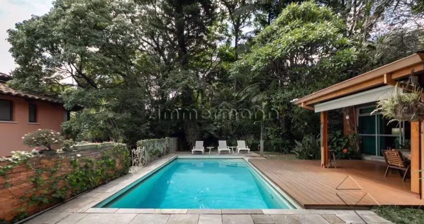 Casa com 4 quartos à venda na RESEDÁ, --, Cidade Jardim, São Paulo