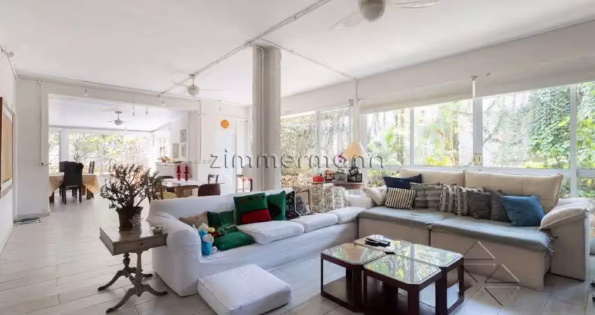 Casa com 6 quartos à venda na Avenida Itacira, --, Moema, São Paulo