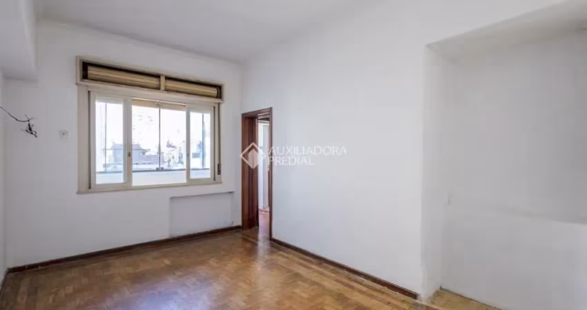 Apto 03 dormitórios sendo 01 suíte com 238 m² privativos