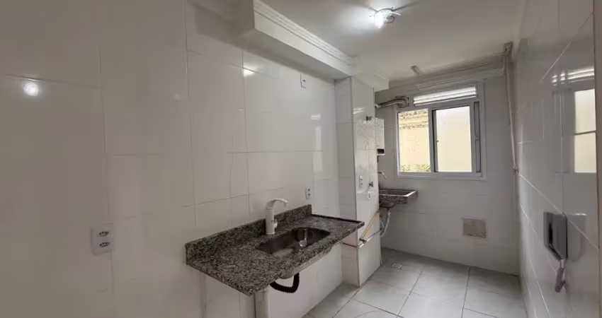 Apartamento 2 Dormitórios com vaga livre Próximo a Estação Piqueri