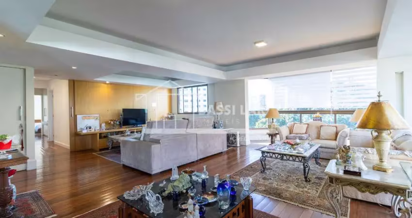Apartamento à venda com 3 quartos, sendo 3 suítes, 195m² em moema