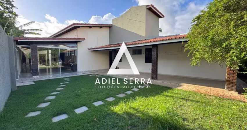 Vilas do Atlântico | Casa térrea | 4 quartos sendo 2 suítes | 295m² | Espaço gourmet | 640m² de terreno