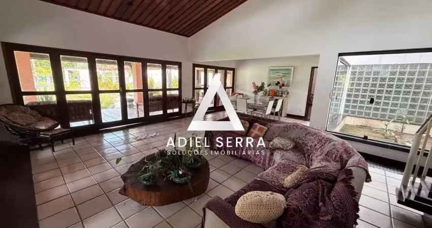 Pedras do Rio | Portão | 690m² | 7/4 | Piscina Privativa | 3 Suítes | Terreno Amplo de 2.000m² | 6 Vagas