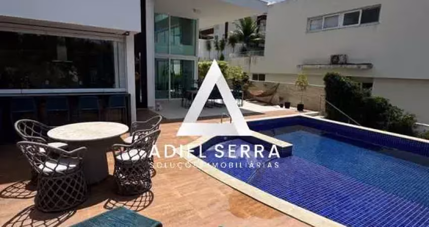 Alphaville Salvador 2 - 450m² - 4 suítes sendo 3 com Closet - Piscina c/ Borda Infinita - 1 Hidro - Pé Direito Duplo - 4 Vagas - Dependência Completa