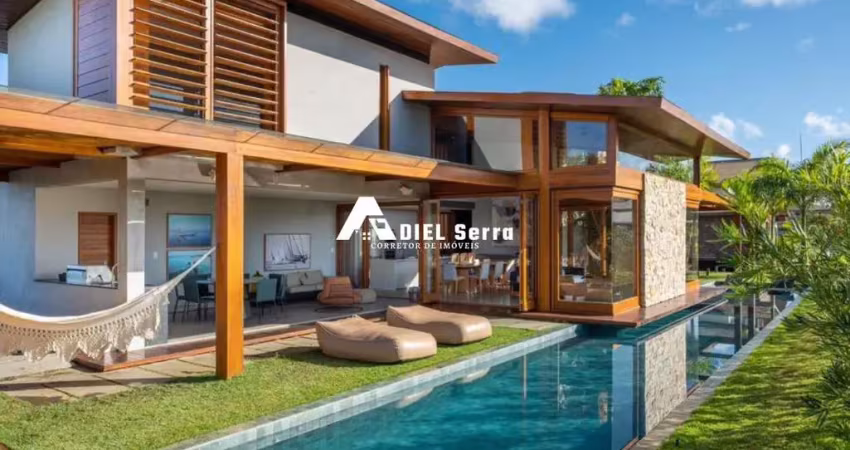 Mansão em Praia do Forte - Piscinas Naturais - Jangadas - 05 suítes - Fino acabamento - Lote próximo ao mar - PORTEIRA FECHADA