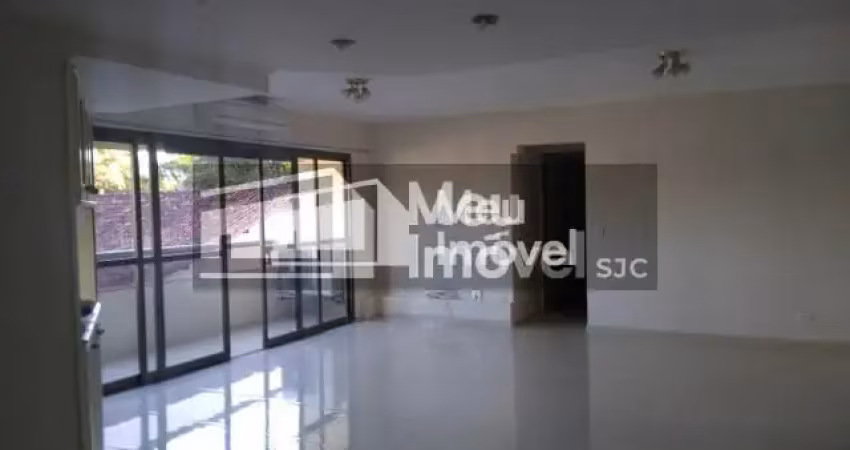Apartamento com 4 Dormitórios sendo 1 Suíte com 170m² - Condomínio Edifício Por do Sol