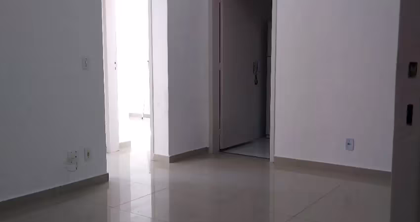 Apartamento térro com área externa no total ville ii virgem santa.