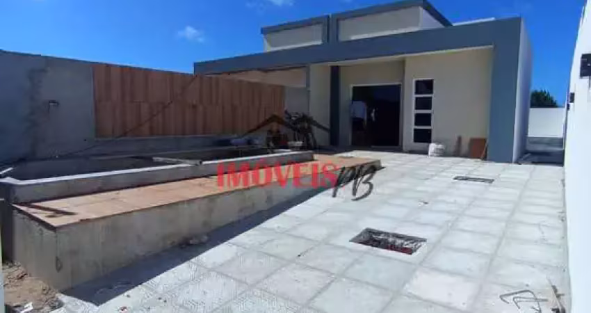 Casa em praia bela com 3 quartos sendo 1 suíte e piscina