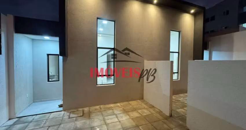 Casa bem localizada no Cuiá com 2 quartos sendo 1 suíte