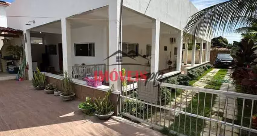 Belíssima casa na praia do amor, com excelente localização, super arejada.
