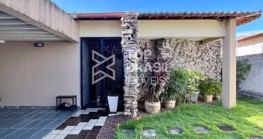 Casa com 05 quartos - Bairro Nazaré