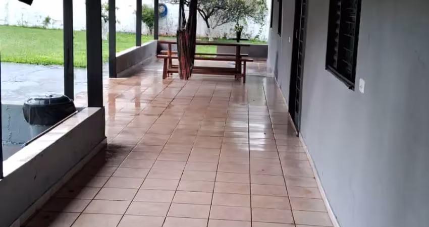 Lote grande perto do granville, plano e bem localizado.