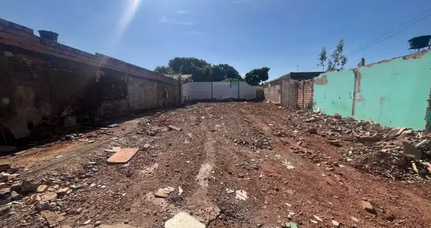 Lote plano com água e esgoto na região central de aparecida.