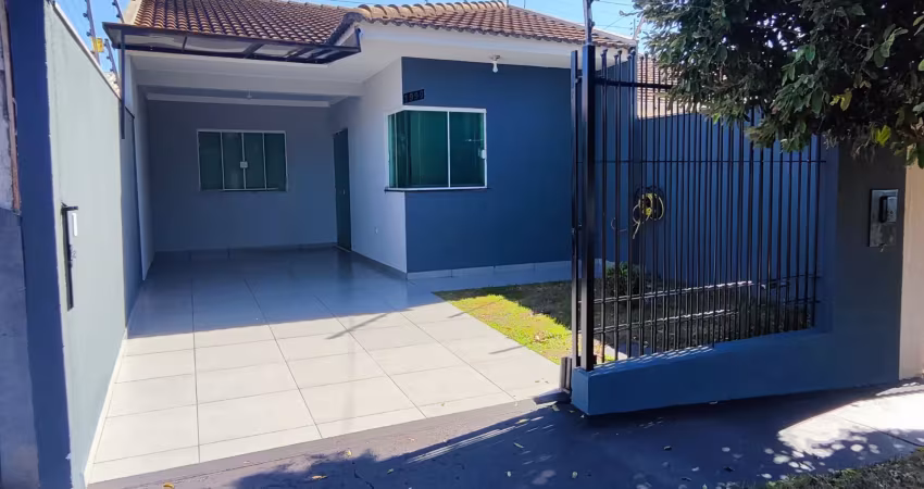 Casa com móveis planejados e edícula